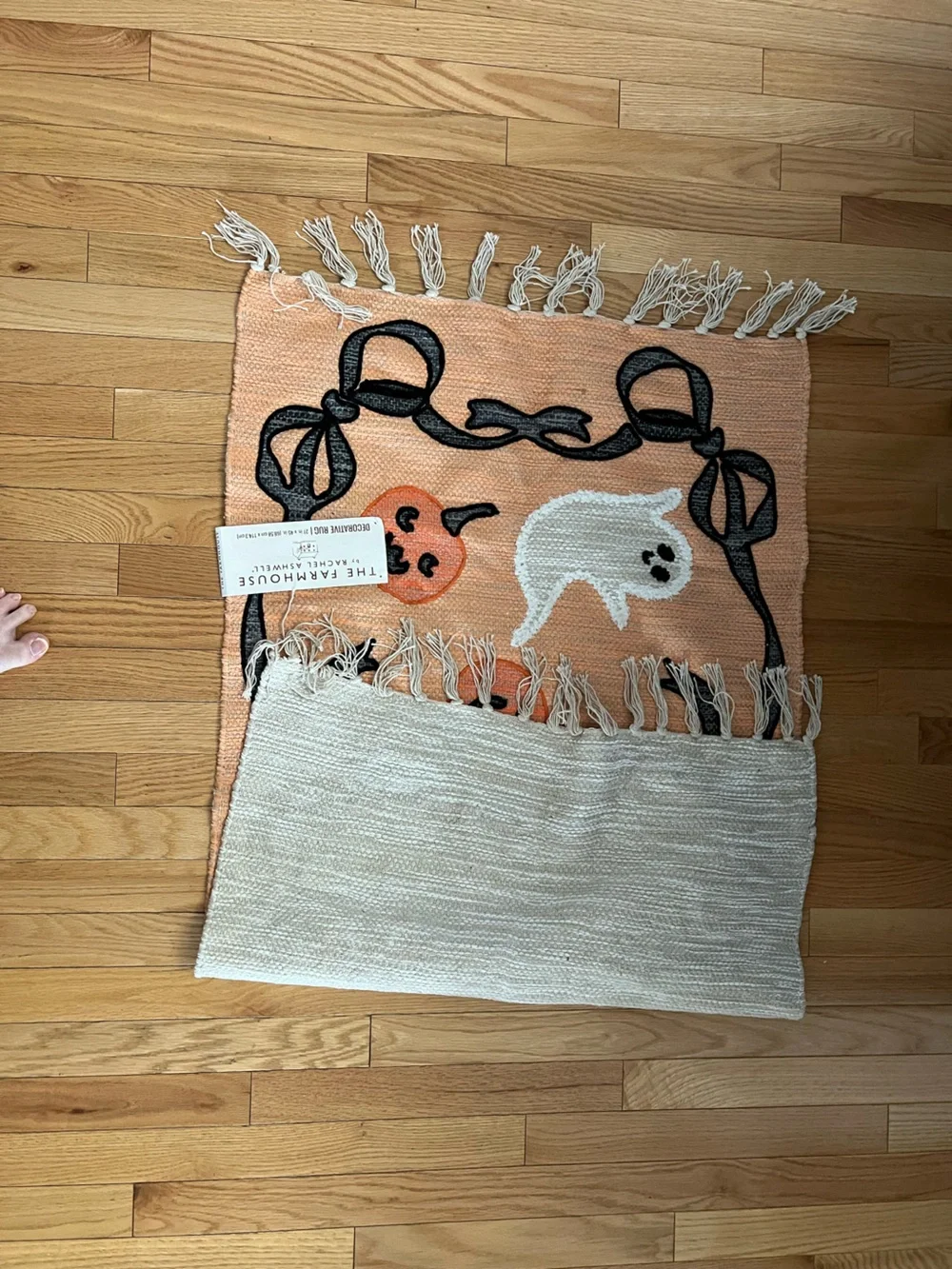 Farmhouse by Rachel Ashwell Peach Halloween Ghost Accent Rug